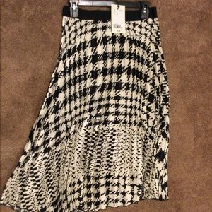 H and M pleated houndstooth skirt new with tags